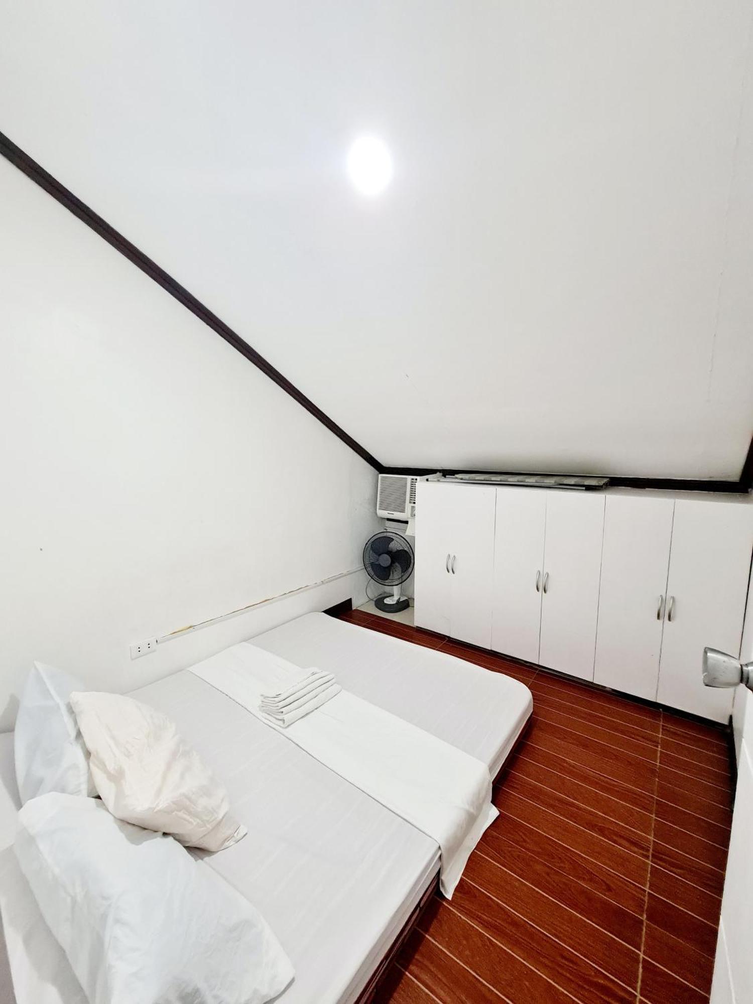 Calapan City Fully Furnished House Transient Near Xentromall L39 Exterior foto