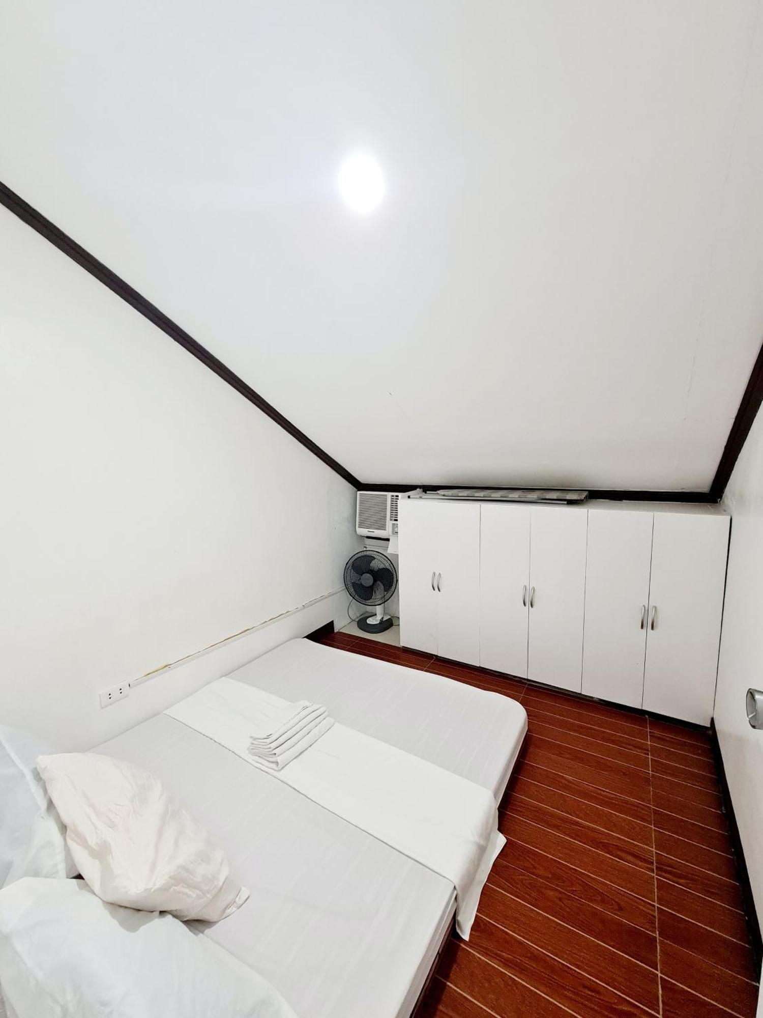 Calapan City Fully Furnished House Transient Near Xentromall L39 Exterior foto