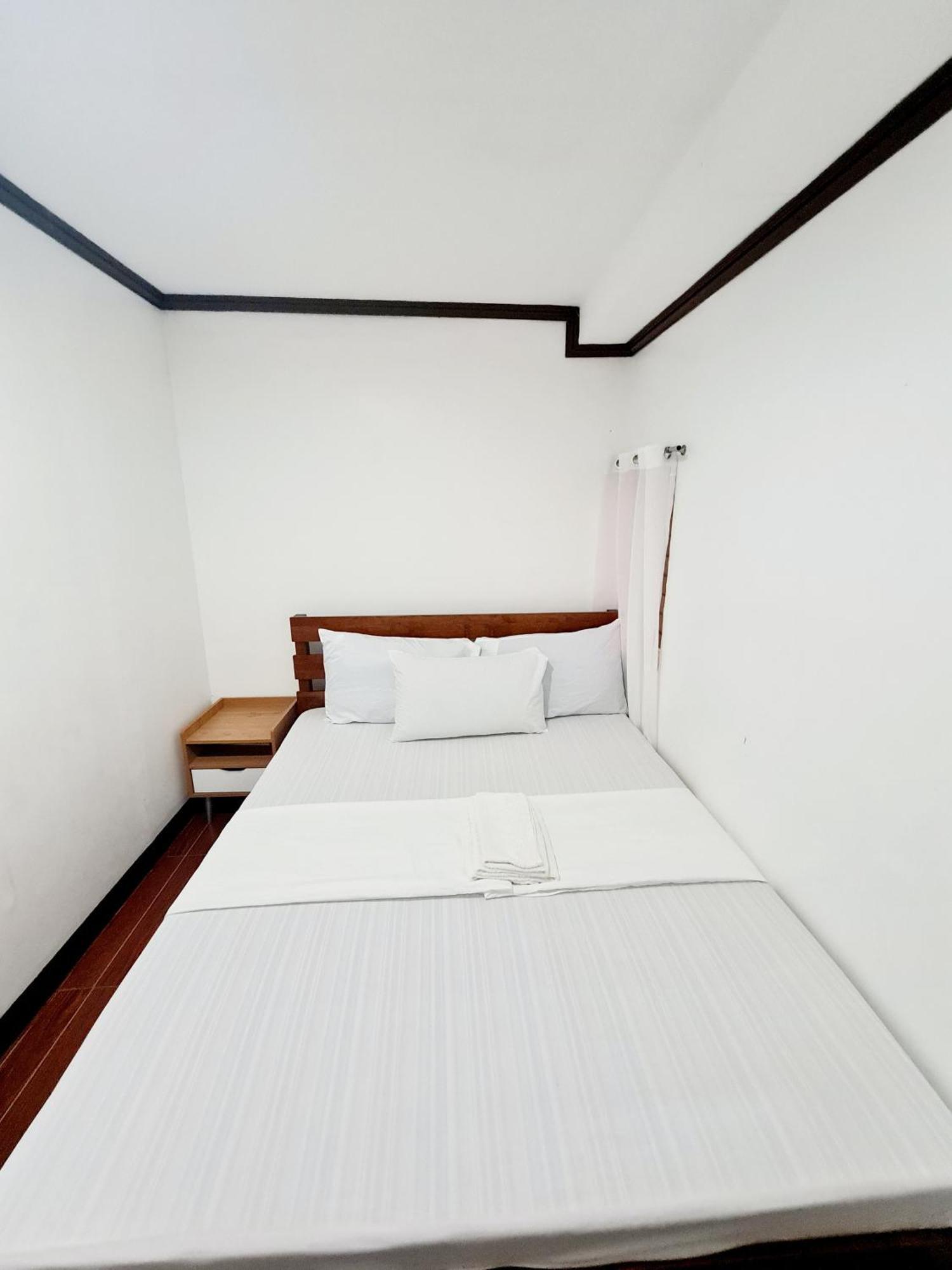 Calapan City Fully Furnished House Transient Near Xentromall L39 Exterior foto