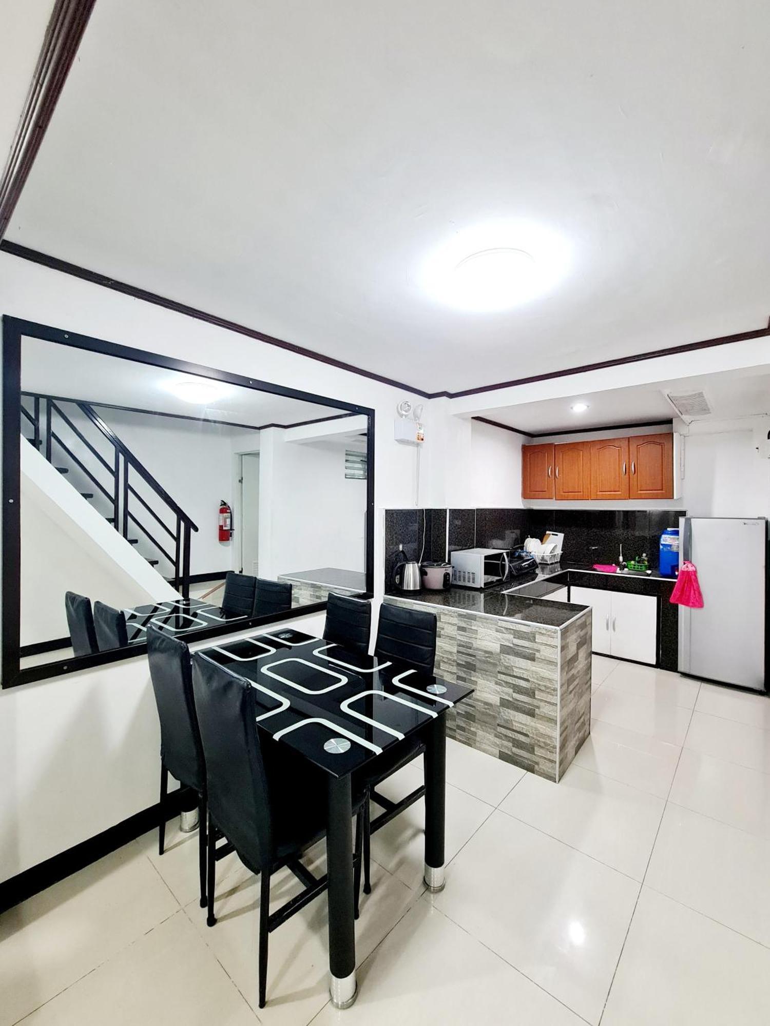 Calapan City Fully Furnished House Transient Near Xentromall L39 Exterior foto